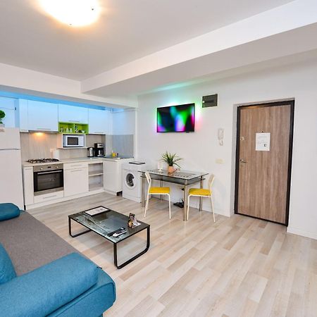 Shabbat Apartments Букурещ Екстериор снимка