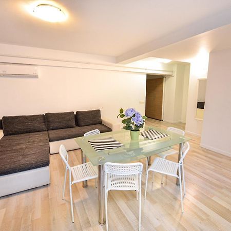 Shabbat Apartments Букурещ Екстериор снимка