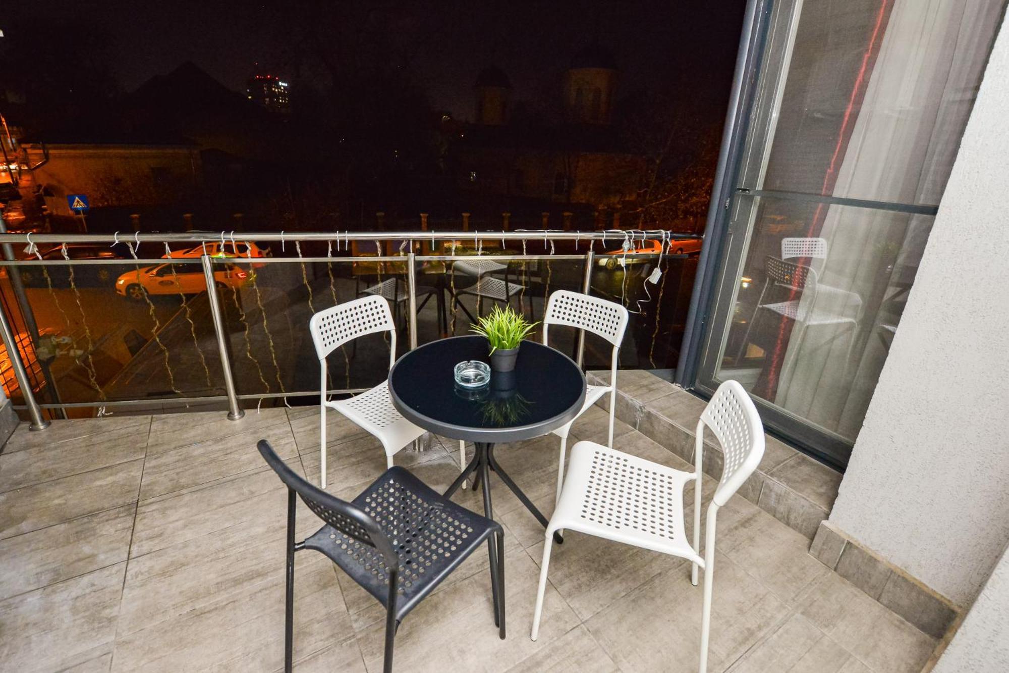 Shabbat Apartments Букурещ Екстериор снимка